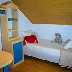 Ostria House بيت للعطل