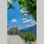 Ostria House بيت للعطل *